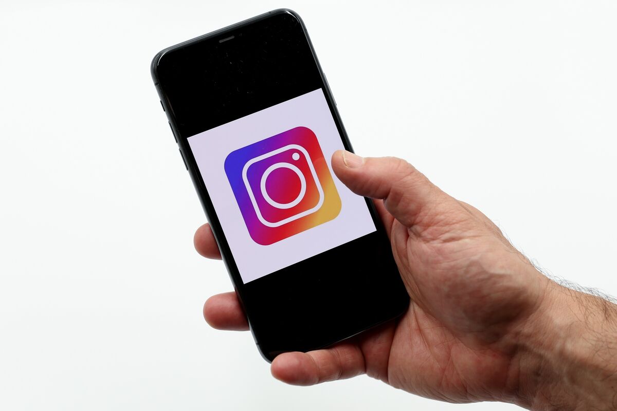 Reporters’ Social Media Challenge Lands With a Thud