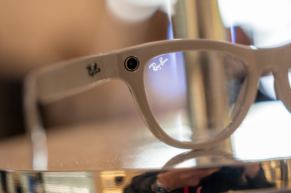 Apple Seeks to Disrupt the Glasses Market the Way It Did With Watches