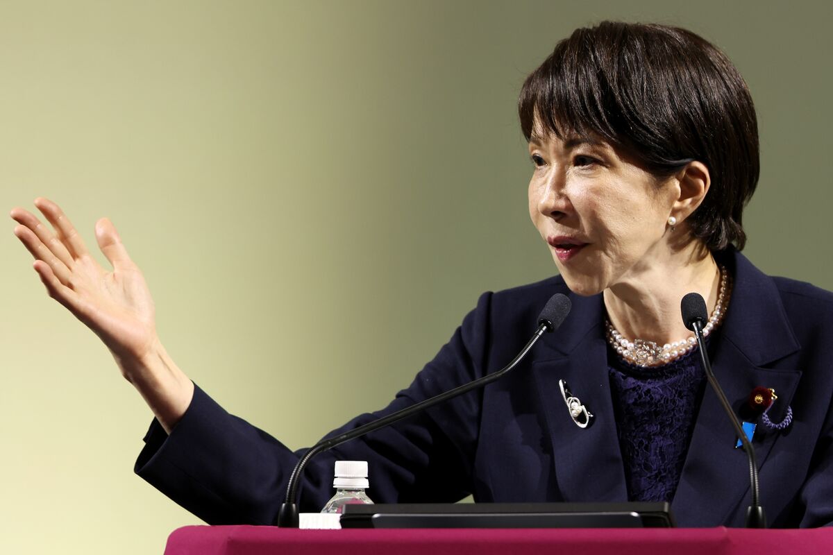 Japan’s Takaichi Cautions Akazawa Not to Comment Further on BOJ