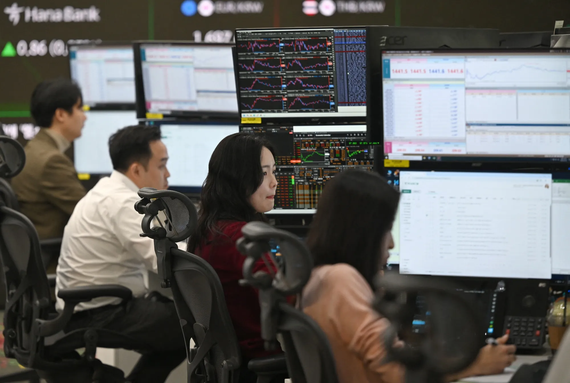 North Asia’s dollar earnings are coming home.
Photo: Jung Yeon-je /AFP/Getty Images