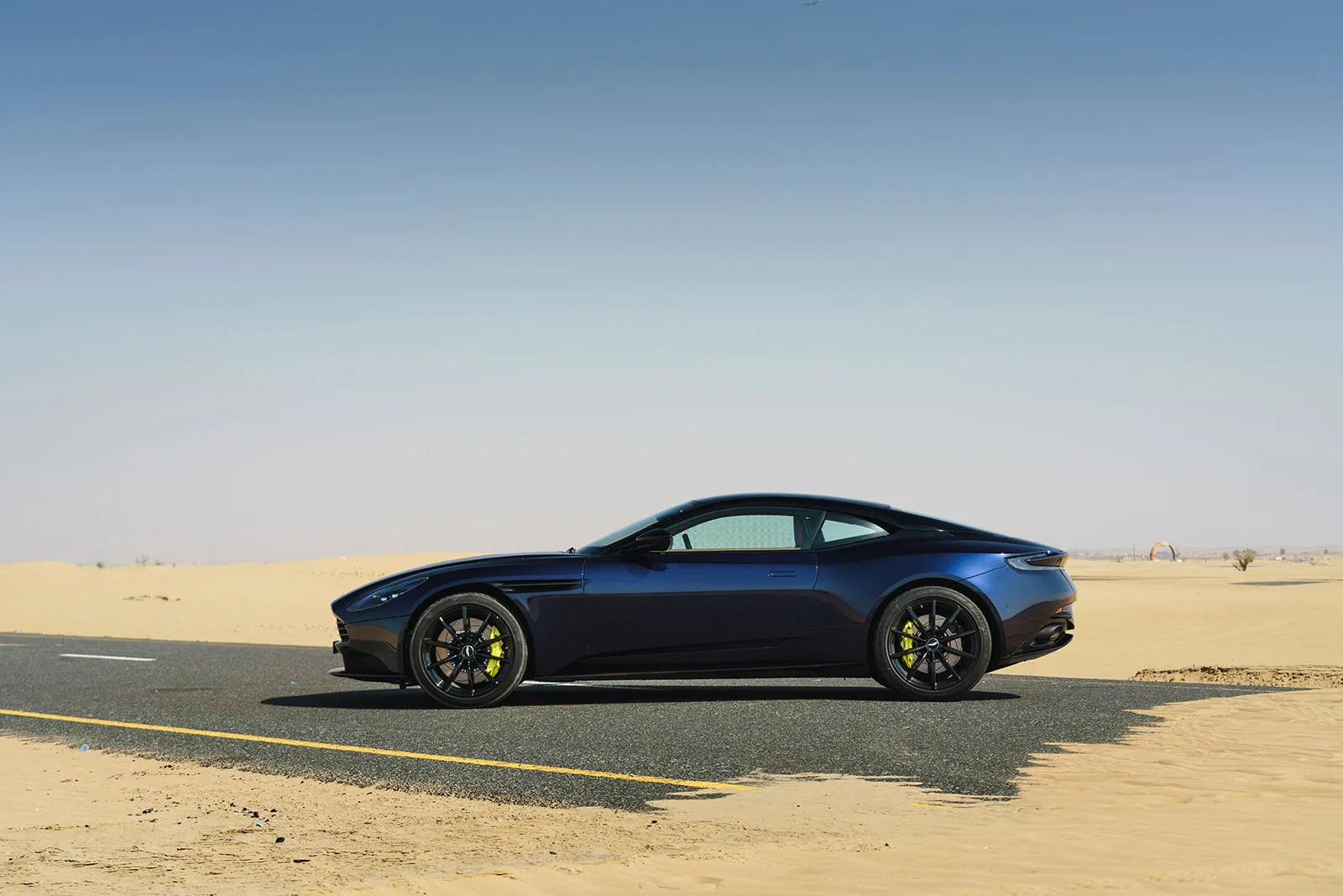 3219P_INBRIEF_01-aston-martin