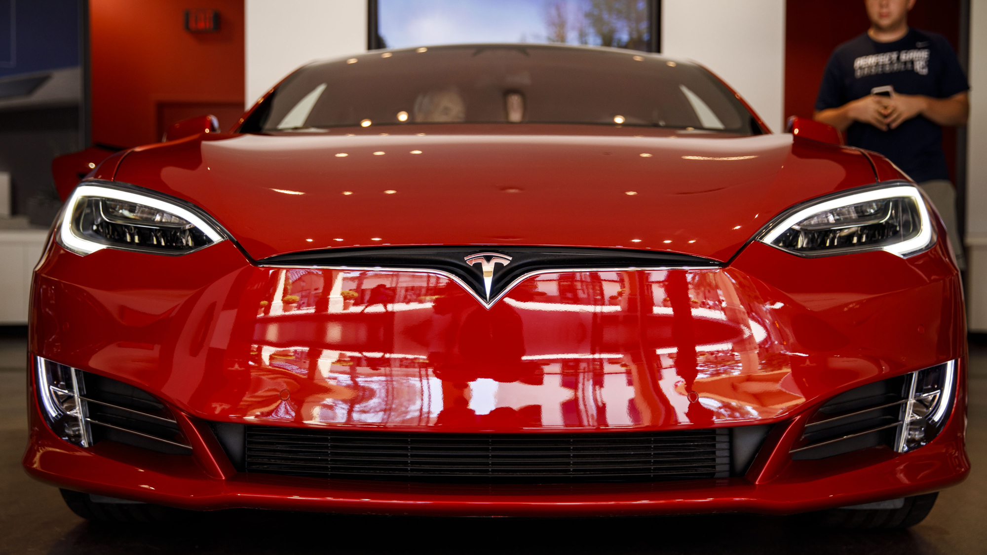 Tesla Gets Panasonics Help With Ahead Of Schedule Battery