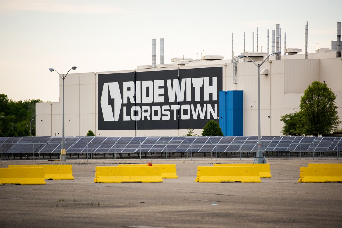 Lordstown Nears Deal to Sell Ohio Car Plant to Taiwan's Foxconn - Bloomberg