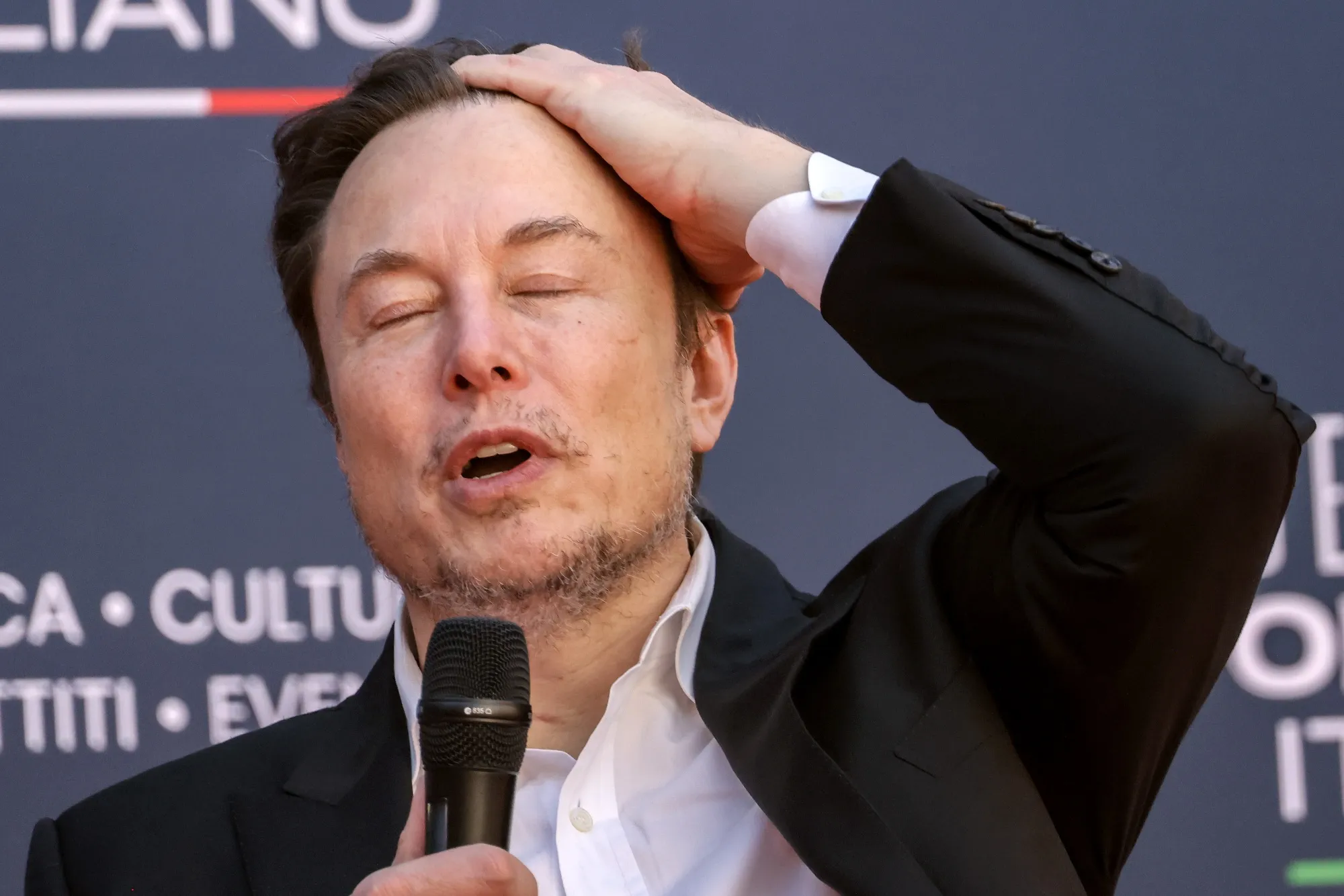 Musk Says Speaking Out Leads to 'Many Self-Inflicted Wounds' - Bloomberg