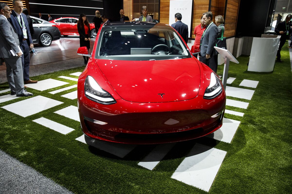 Musk’s Big Questions: Can Tesla Make Model 3s and Burn Less Cash ...