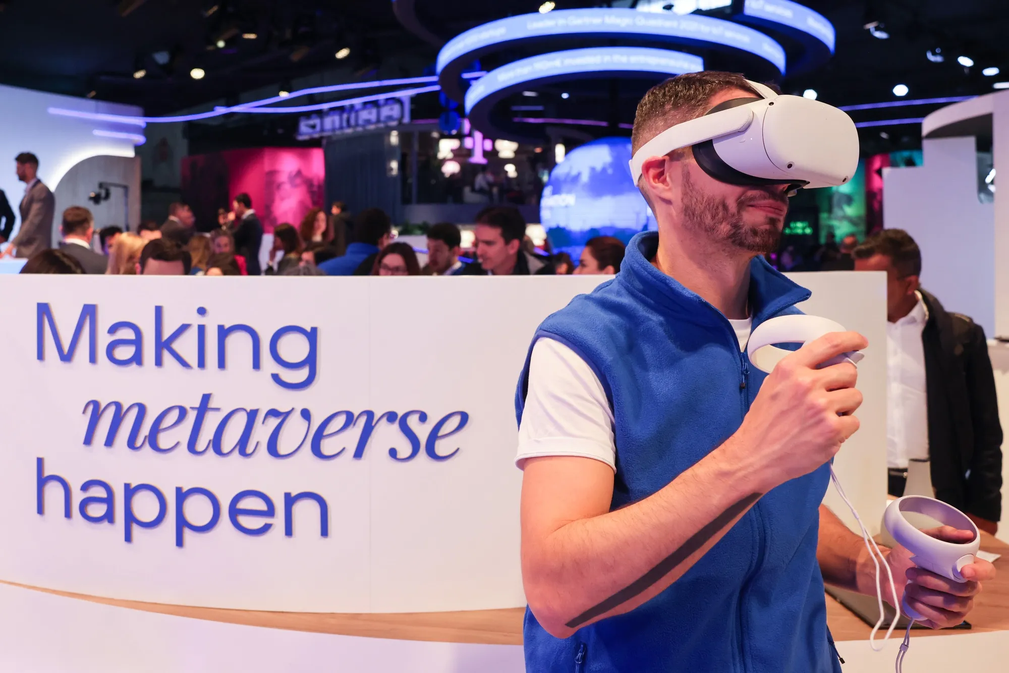 An attendee wears a Meta Platforms Oculus Quest 2 VR&nbsp;headset at the Mobile World Congress&nbsp;in Barcelona.