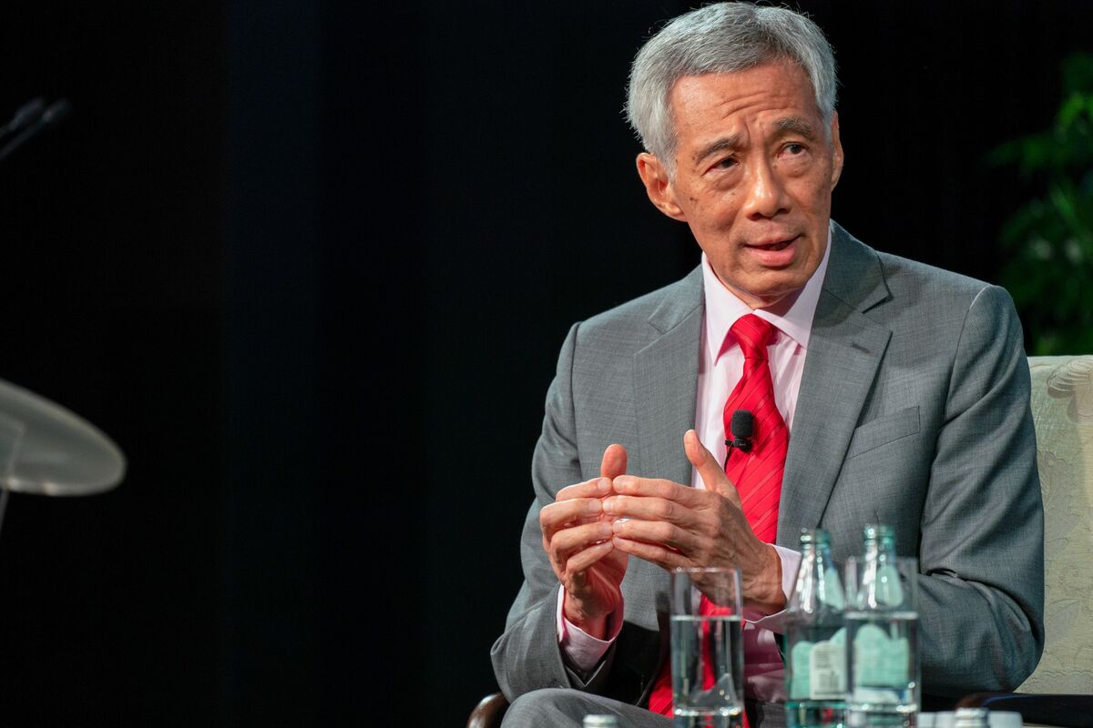 Singapore Wealth Tax ‘Not So Easy,’ Prime Minister Lee Says - Bloomberg