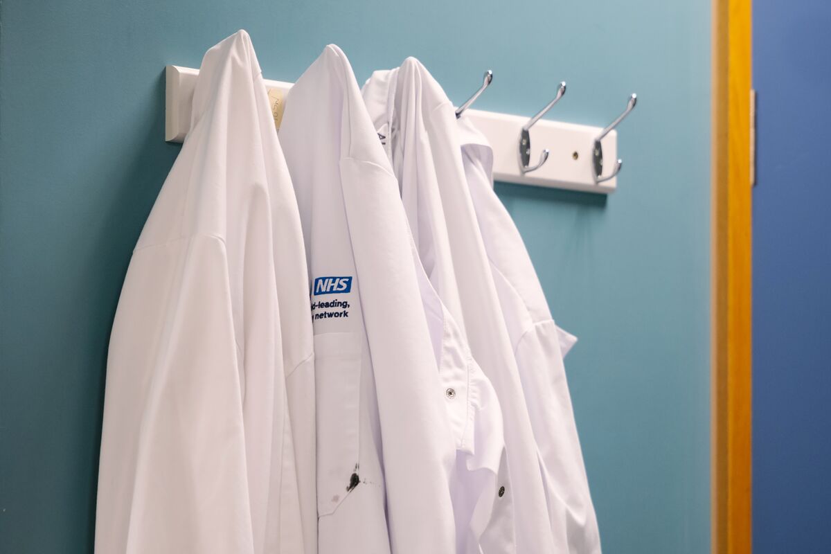 UK Is Urged to Overhaul Regulation of AI-Medical Devices
