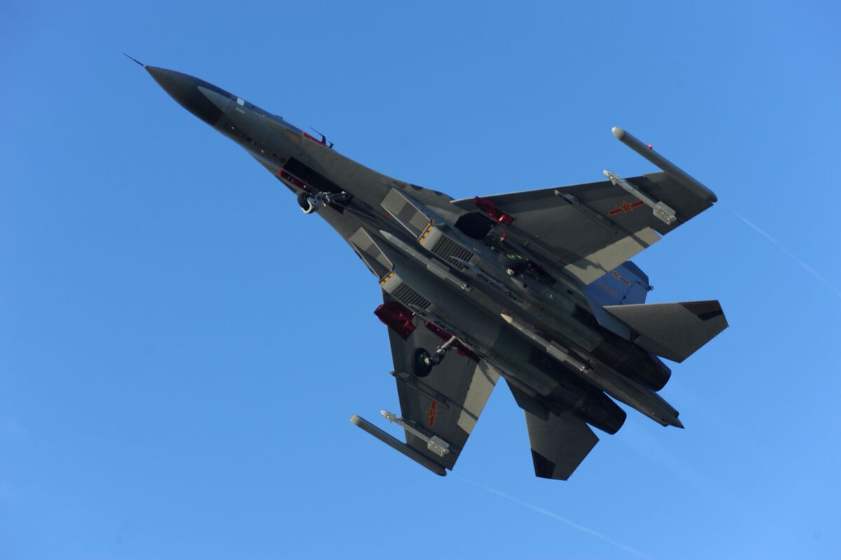 Chinese Jet Buzzed Air Force Plane From Just 20 Feet Away, US Says (Anthony Capaccio/Bloomberg)