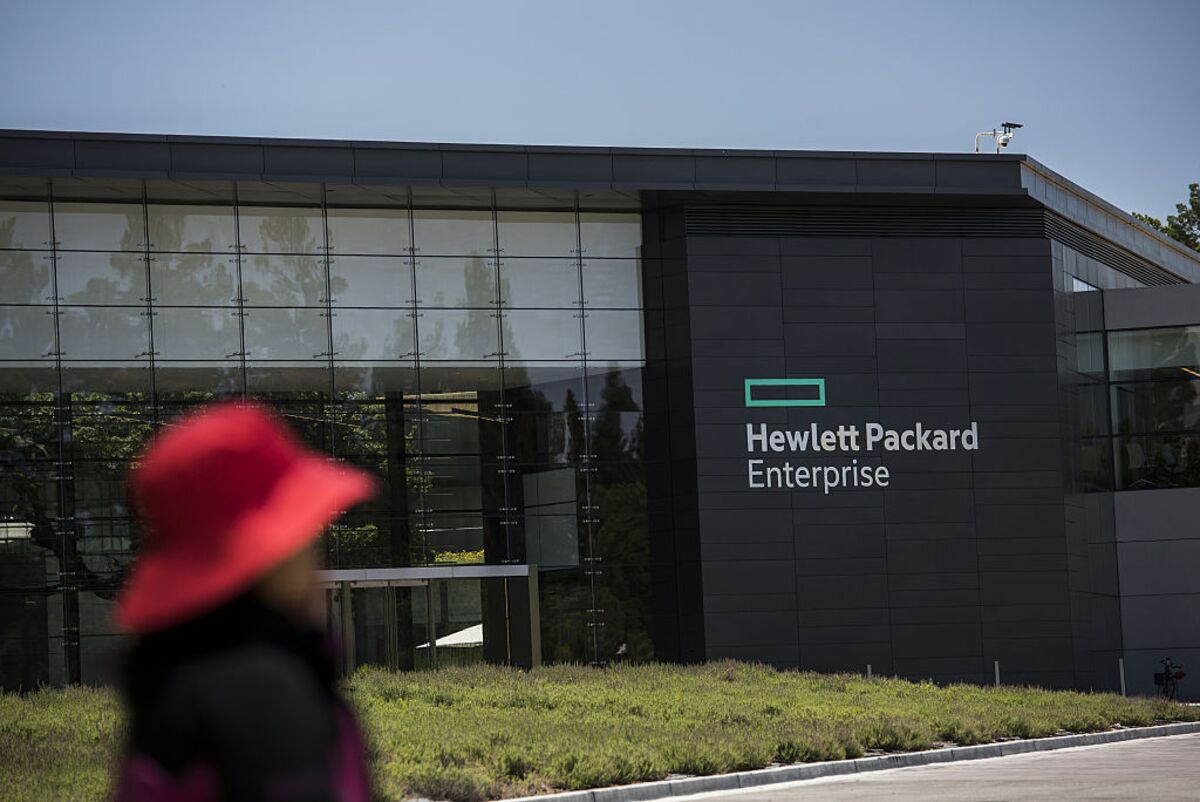 bloomberg.com - Josh Sisco - HPE Gets Day in Court as State AGs Challenge $14 Billion Deal