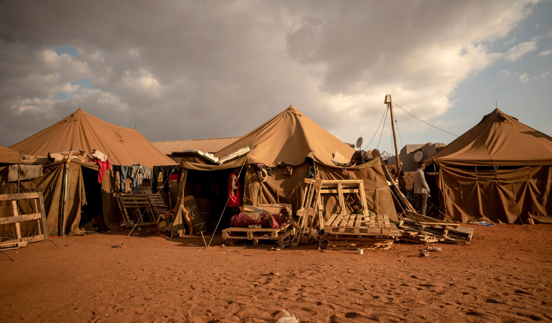 South Africa Drops Plan To Send Home 200 000 Zimbabweans On Exemption 