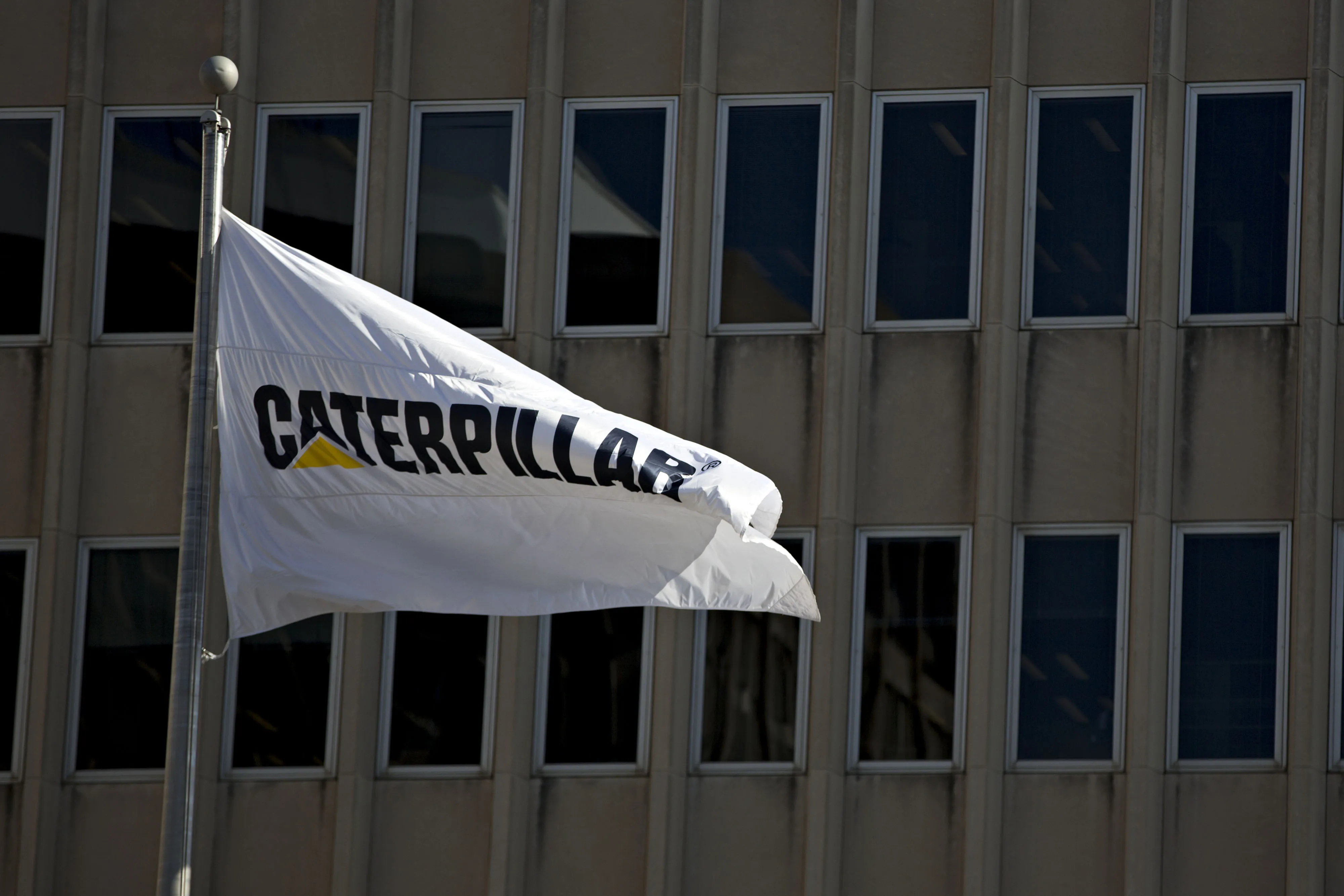 Caterpillar’s home office&nbsp;has moved&nbsp;from Peoria, Illinois, to a Chicago suburb and is destined for Irving, Texas.