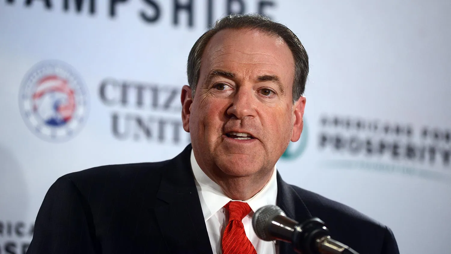 Former Arkansas Governor Mike Huckabee speaks at the Freedom Summit at The Executive Court Banquet Facility April 12, 2014 in Manchester, New Hampshire.
