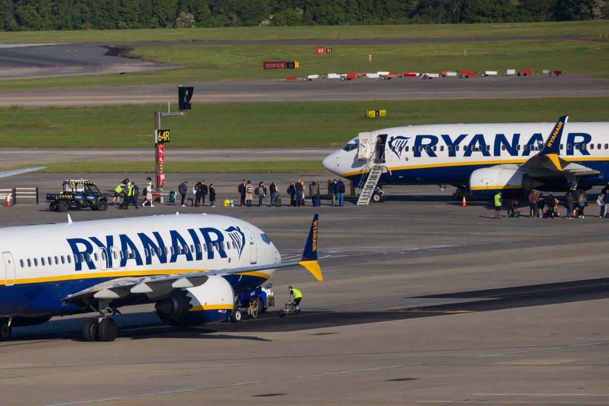 🟪"Ryanair: il CEO Michael O’Leary si aggiudica un bonus da 100 milioni di euro, uno dei più alti in Europa"