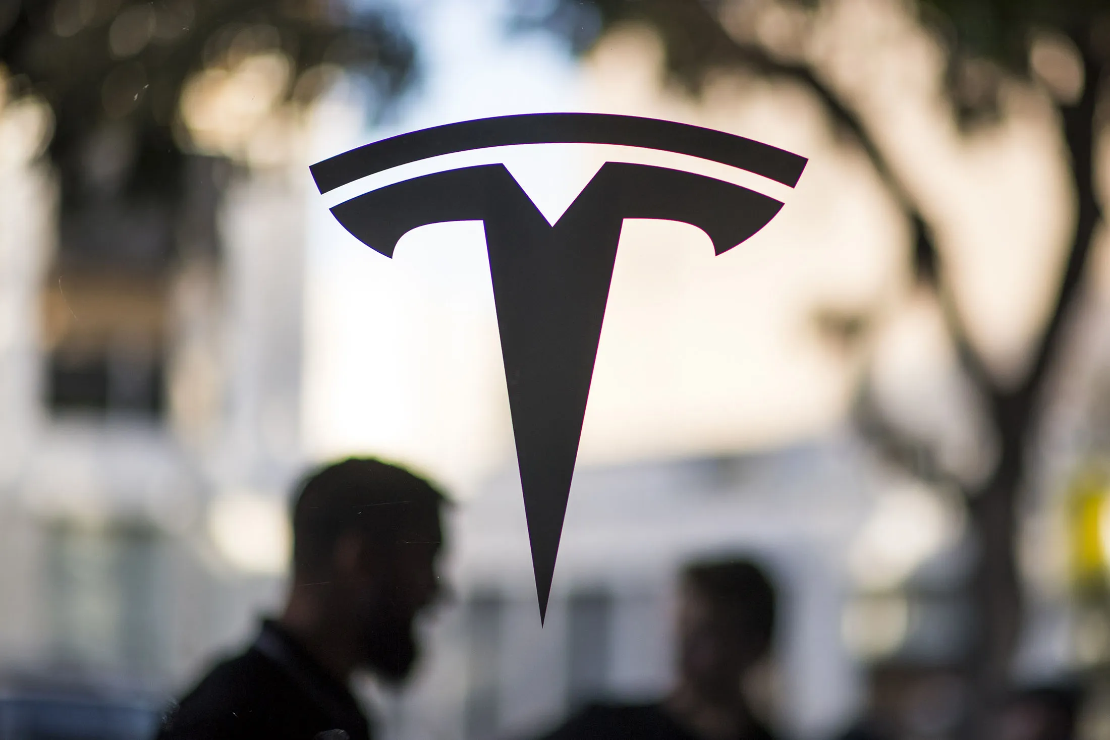 1511306387_tesla