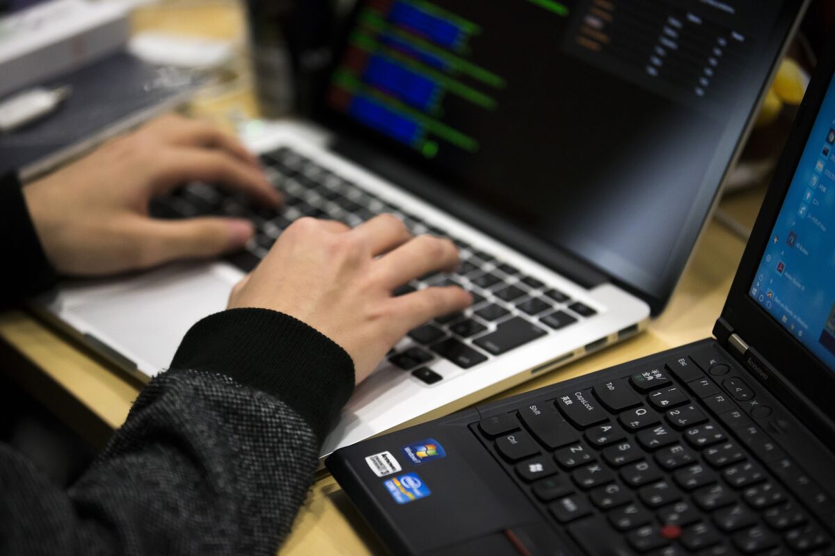 NY Fed Finds Modest Impact of AI on Jobs Even as Usage Increases