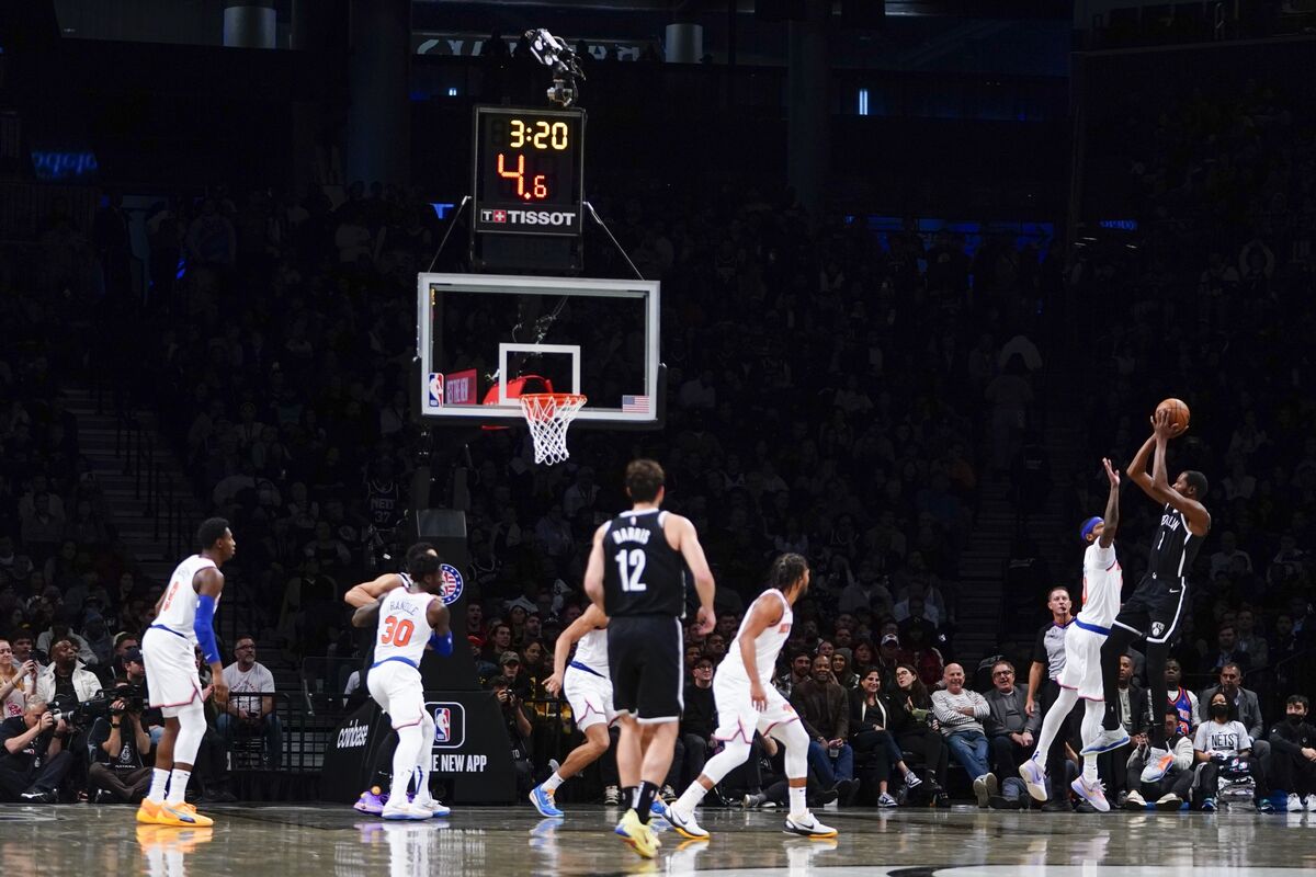 Durant, Nets Pound Knicks 112-85 After Promoting Vaughn - Bloomberg