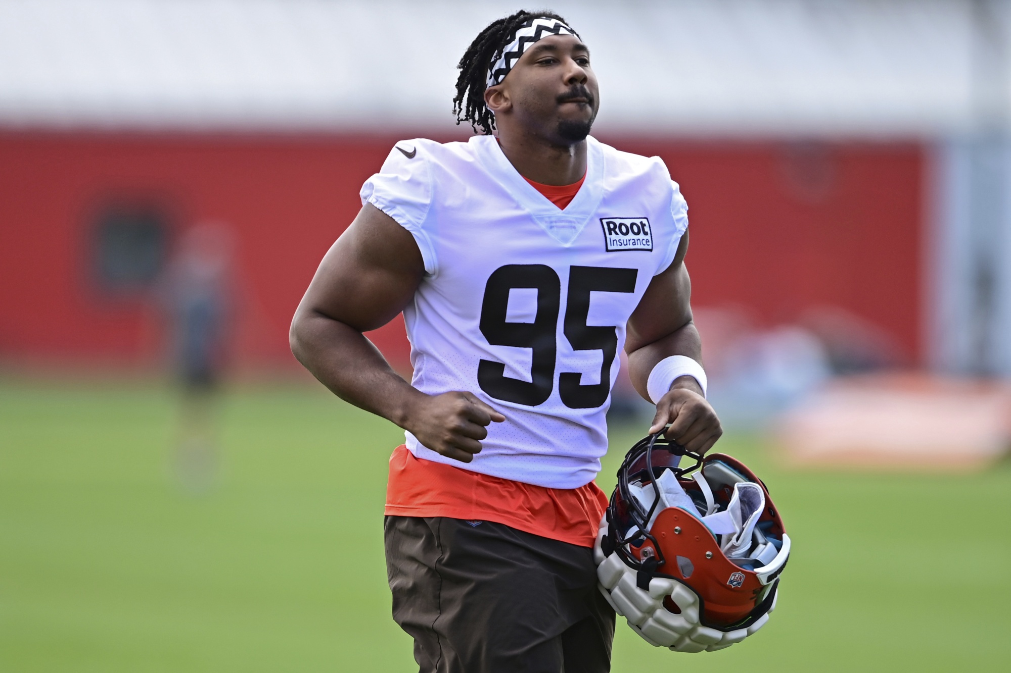 Myles Garrett Listed As Questionable For Cleveland Browns' Game Sunday In  Atlanta