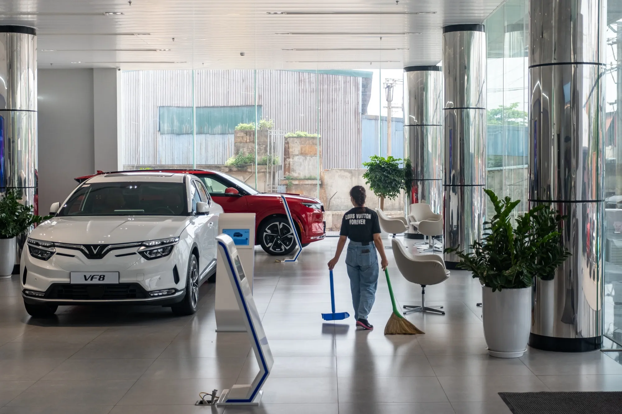 VinFast의 미국 붕괴: 소매업체가 문을 닫으면서 매출이 57% 감소