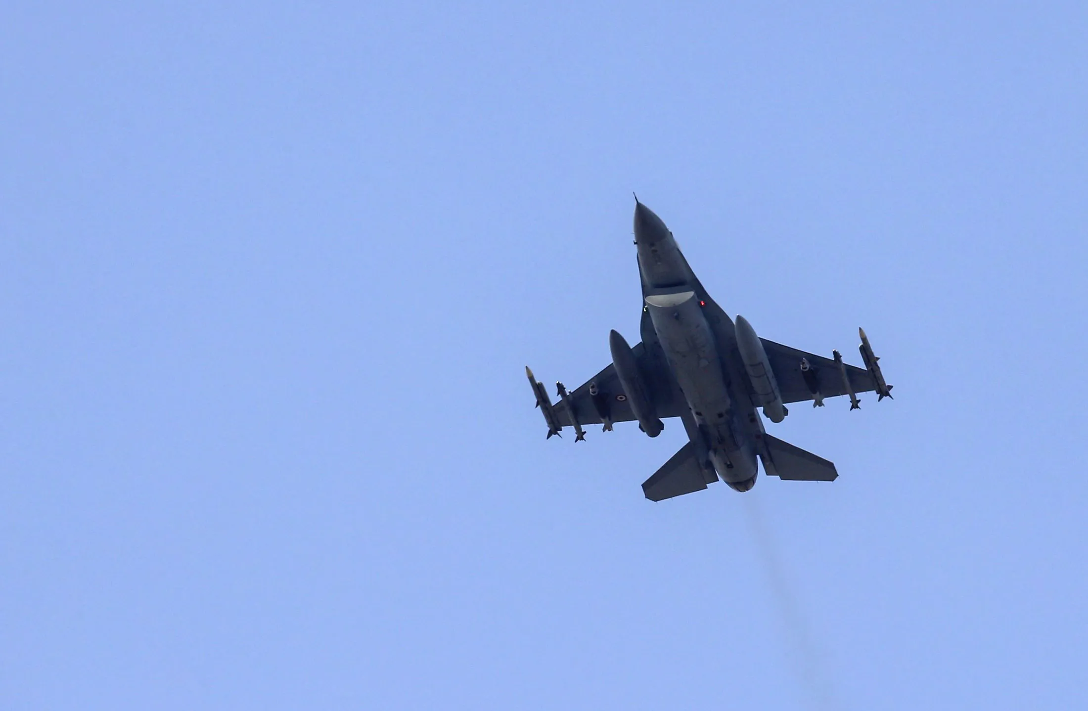 A missile-loaded Turkish Air Force warplane takes off from the Incirlik Air Base, in the outskirts of the city of Adana, southeastern Turkey, on July 28, 2015.
