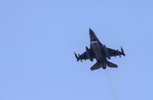 A missile-loaded Turkish Air Force warplane takes off from the Incirlik Air Base, in the outskirts of the city of Adana, southeastern Turkey, on July 28, 2015.