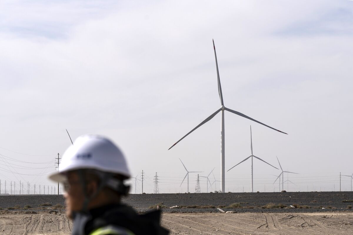 bloomberg.com - Will Mathis - Chinese Wind Turbine Makers Mull Partners to Break Into Europe