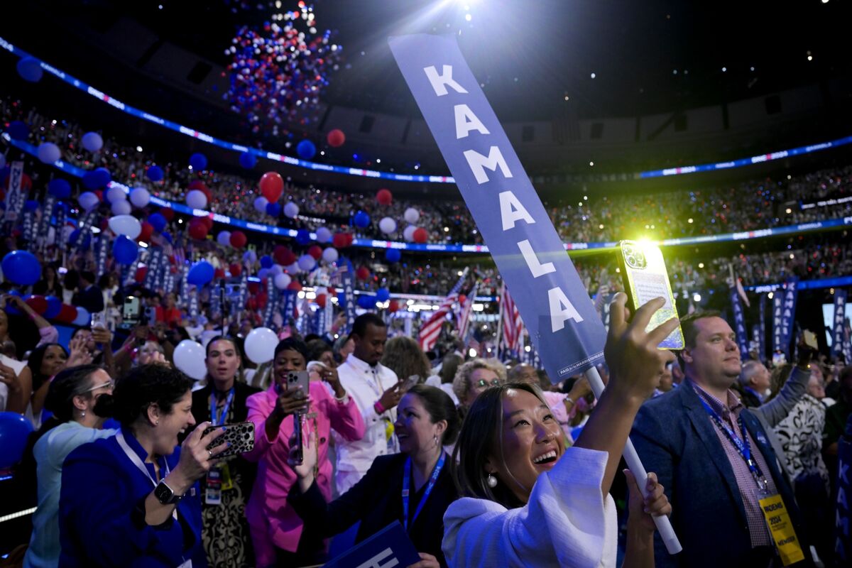 Chicago Democratic Convention: From Fears of 1968 Violence to Peaceful Protests and Star-Studded Concerts