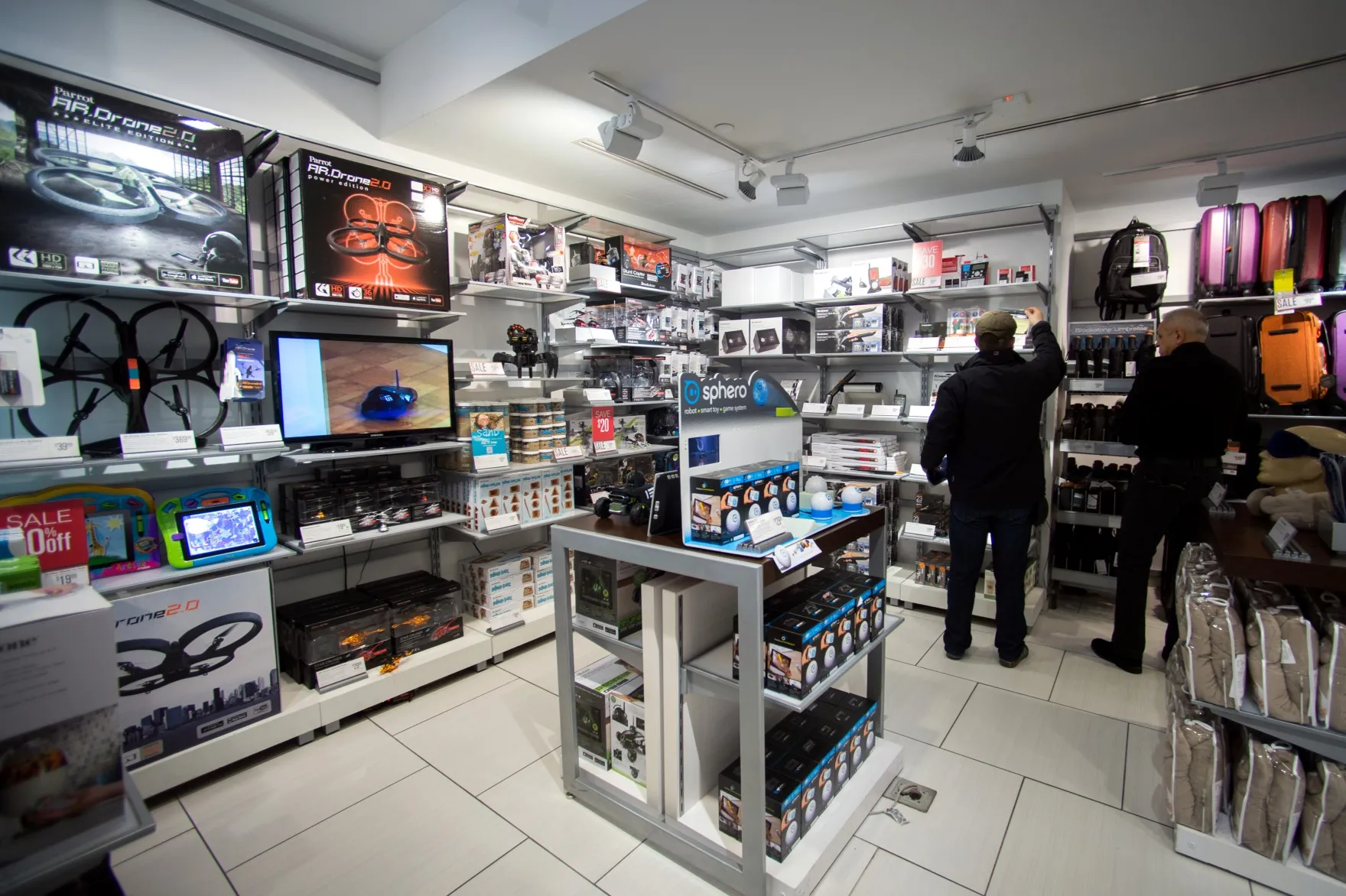 Shoppers browse in a Brookstone Inc. store&nbsp;in New York&nbsp;in&nbsp;2014.&nbsp;
