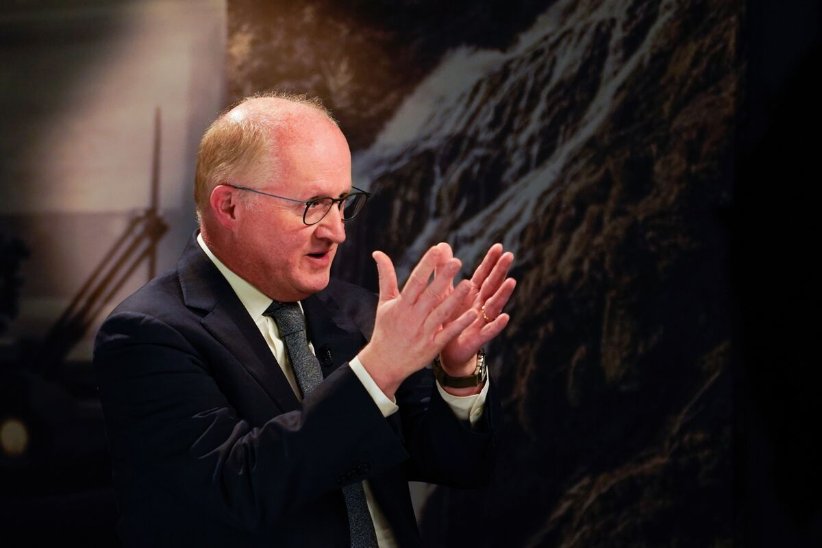 Lane Says ECB Sees Core Inflation Slowing in Coming Months