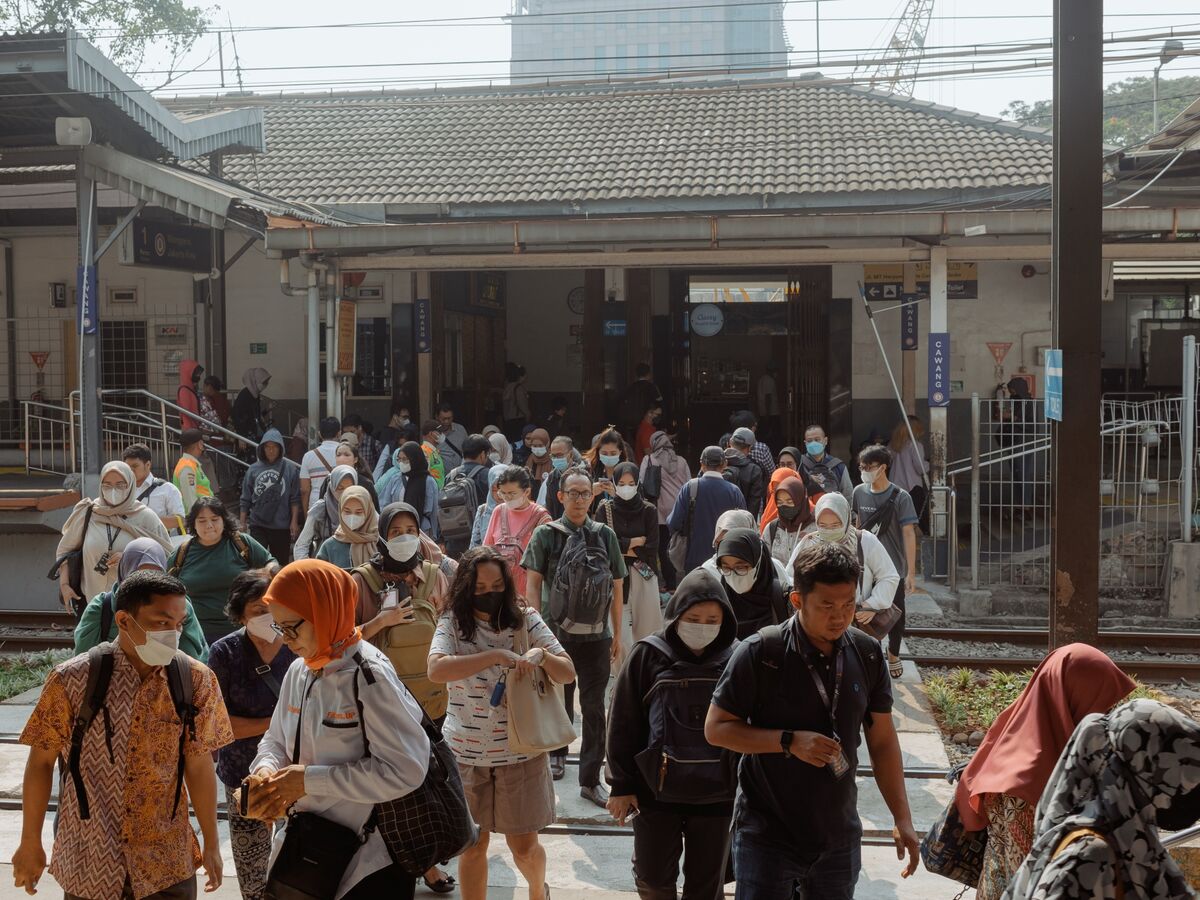 🟪"Indonesia: Stop ai Limiti di Età negli Annunci di Lavoro per Combattere la Discriminazione"