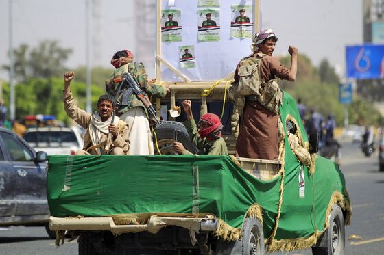 Mountain Battles Signal Path to Yemen Peace Runs Via More War