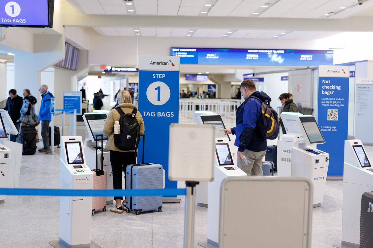 bloomberg.com - Sri Taylor - American Airlines Becomes Latest US Carrier to Raise Bag Fees