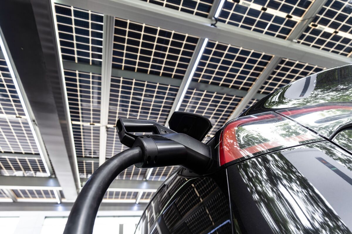 assets.bwbx.io image