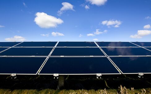Solar’s ‘Decade of Mergers’ Starts as Falling Prices Imperil