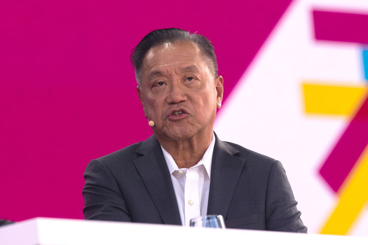 Broadcom CEO Pay Soars to $205.3 Million After AI-Fueled Rally
