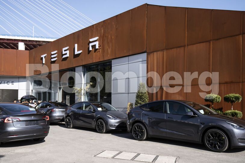 Inside a Tesla Showroom in Shanghai As Carmaker Prolongs Model Y China Delivery Times