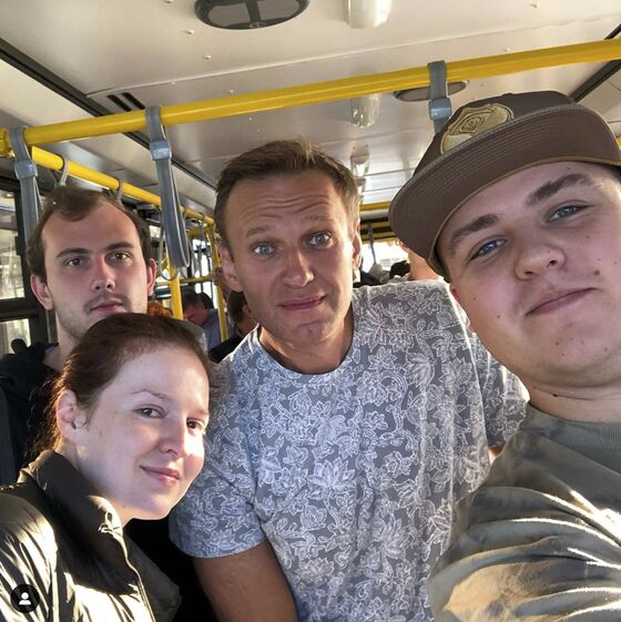 Navalny Travels to Germany After Wife’s Appeal to Putin