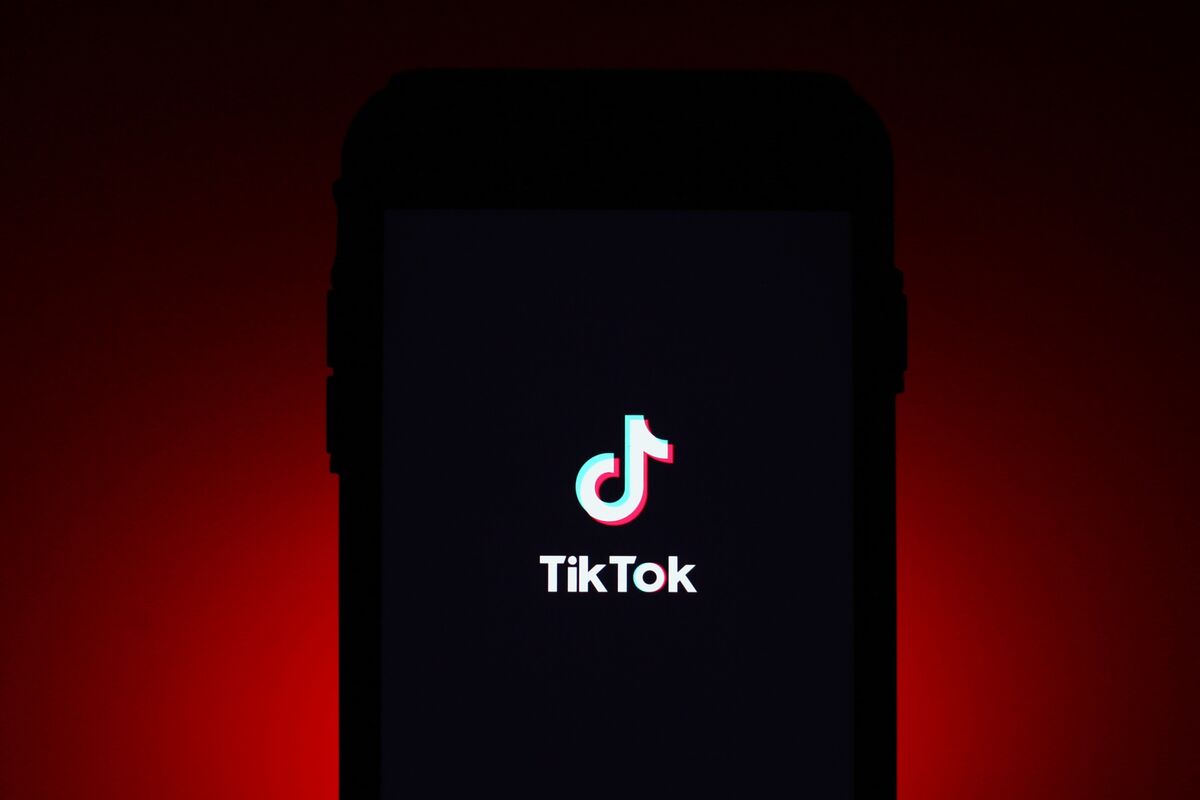 China Would Strongly Oppose Any Sale of TikTok Forced by US Bloomberg