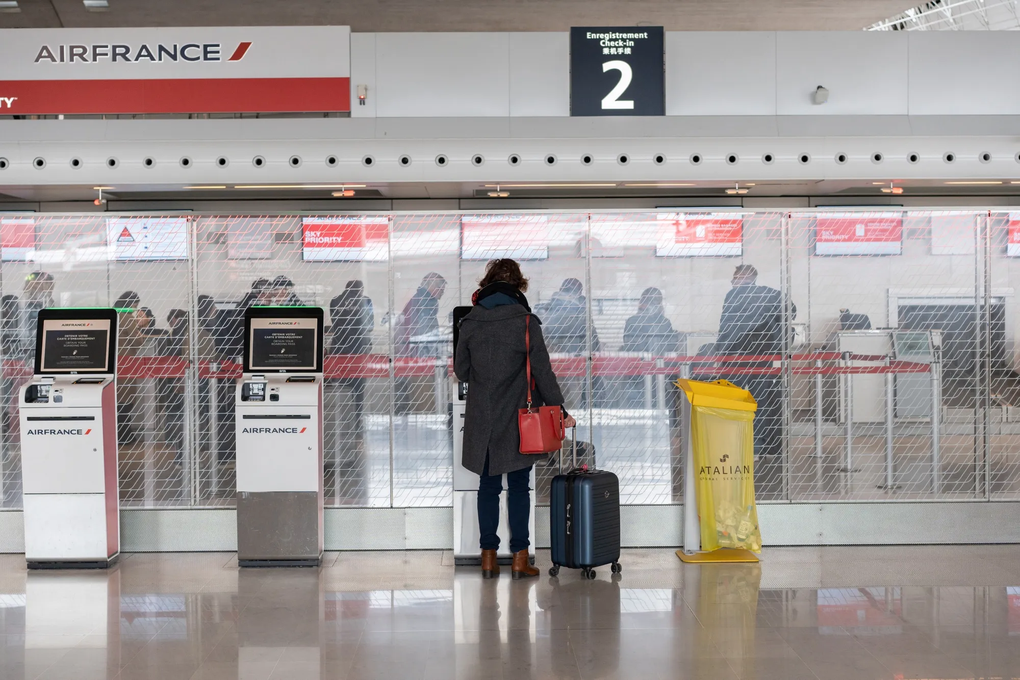 Aeroports de Paris SA’s first-quarter revenue unexpectedly fell as traffic on key routes disappeared.