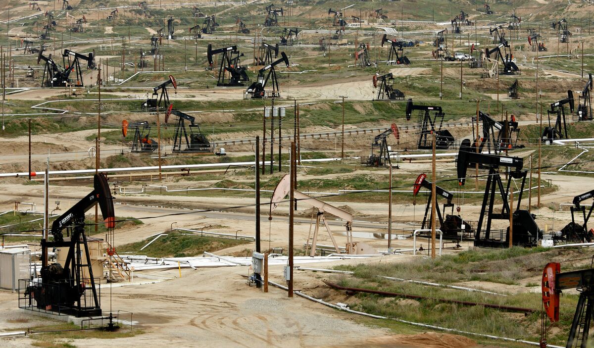 Oil Climbs as Equities Recover, OPEC Signals Output Cuts - Bloomberg