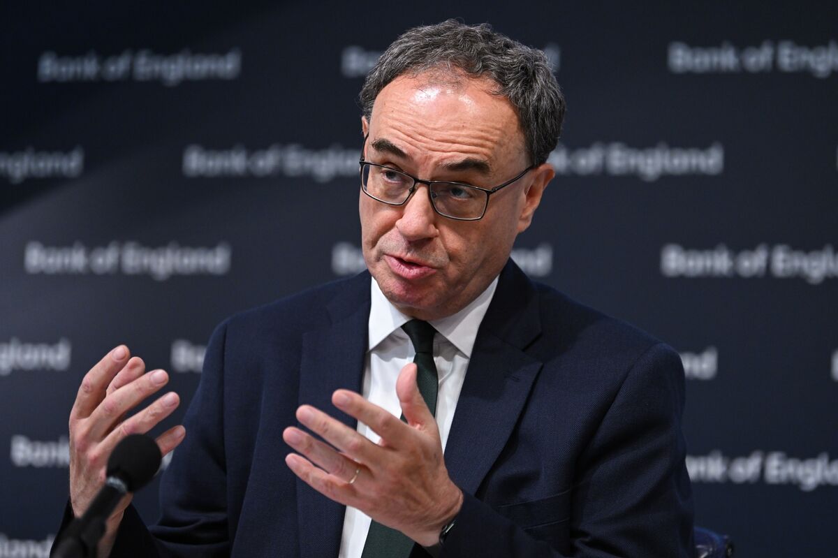Soaring AI Valuations Spur Market Correction Risk, BOE Says
