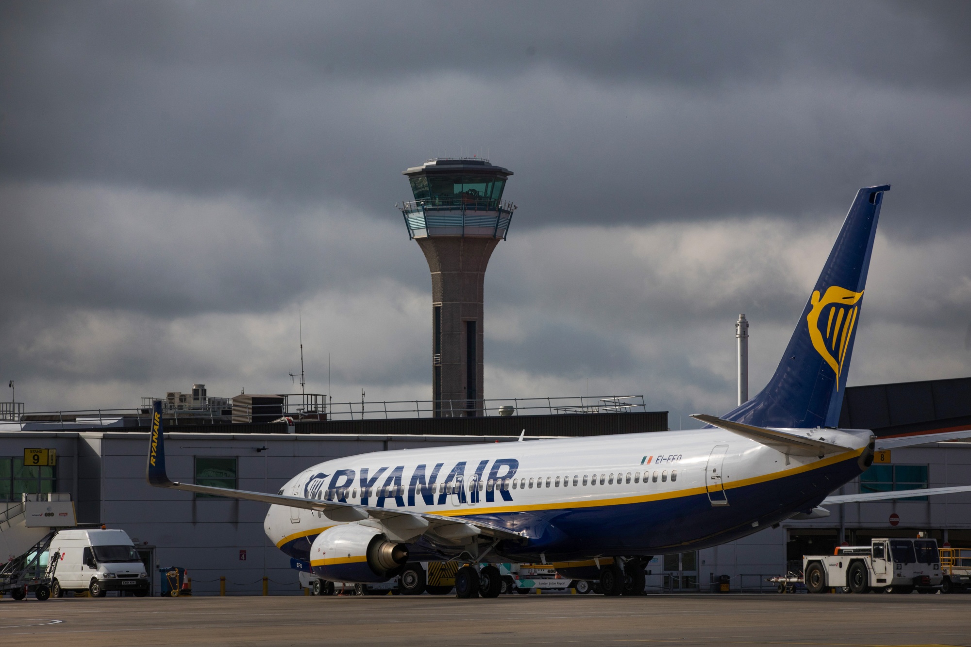 Ryanair Sees Rivals Failing Cheaper Boeing Max Deal After Virus Bloomberg