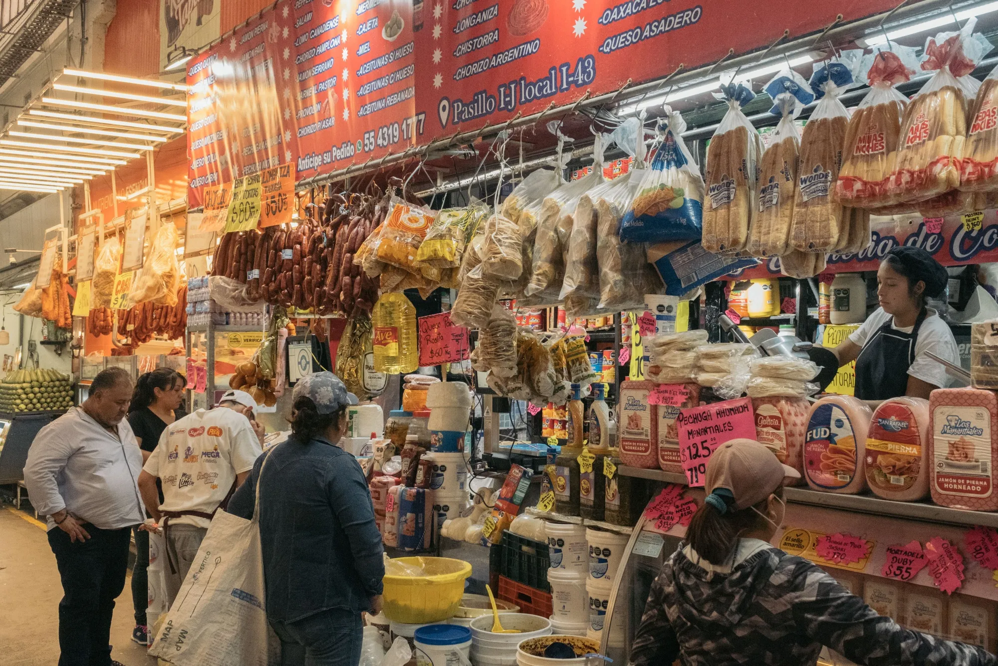 Shoppers at a market in Mexico City, Mexico.&nbsp;Inflation accelerated to 4.32% in November from 4.26% in October.