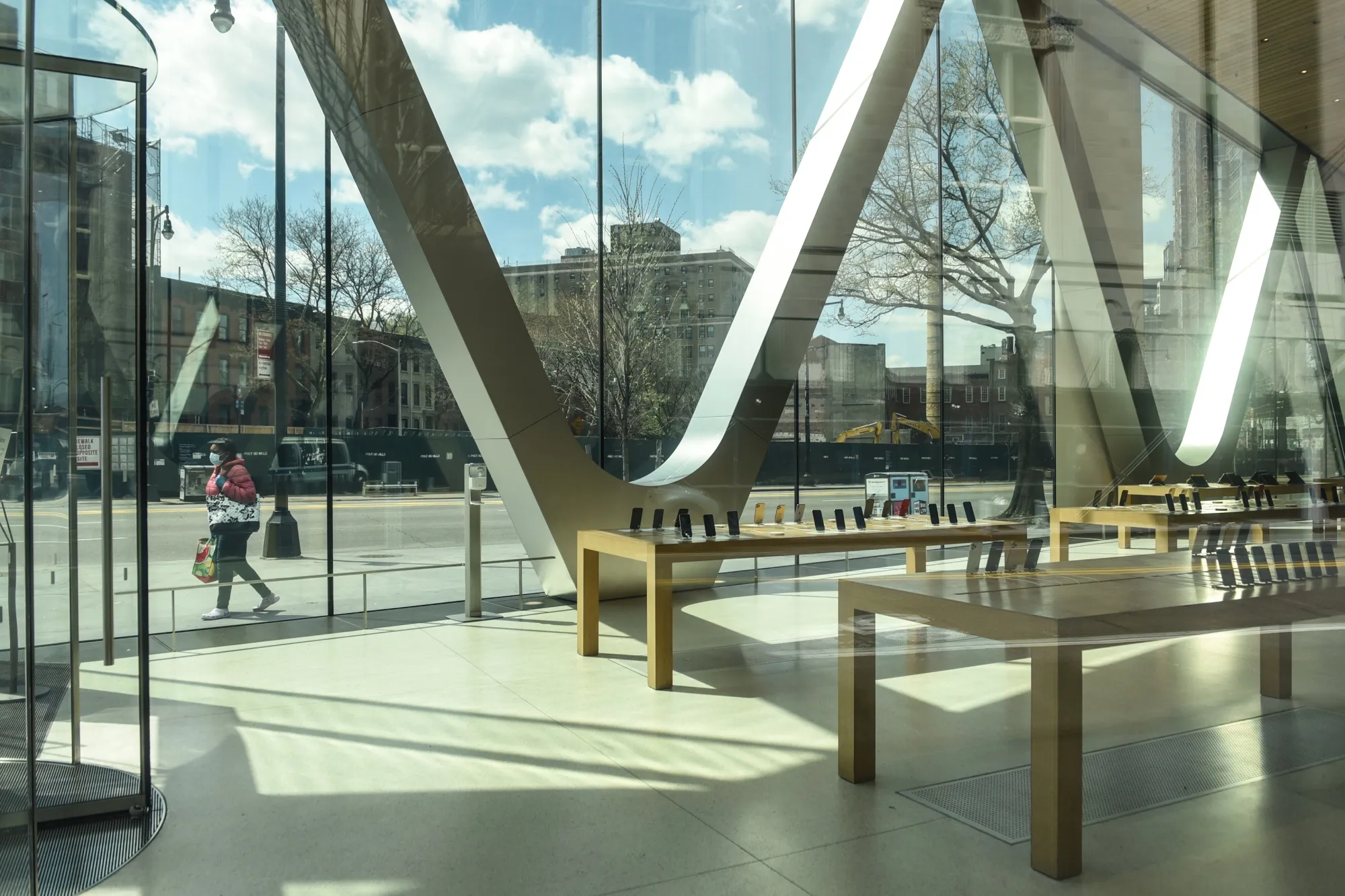 Government Weighs Reopening Criteria As New York Covid-19 Cases Appear To Slow 