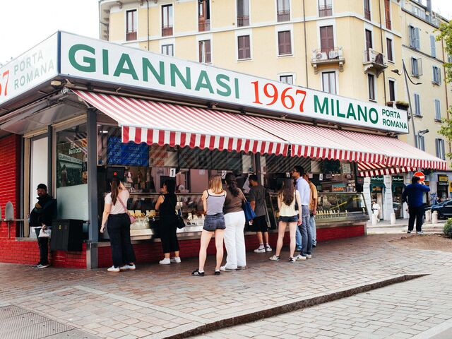 A street view of Giannasi dal 1967. 