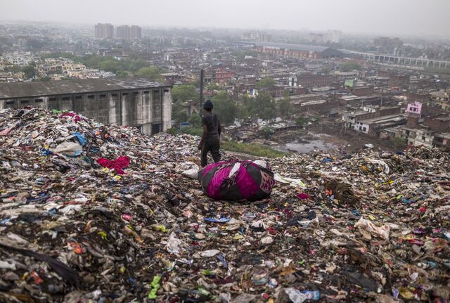 Ghazipur landfill collapse: A month on, pile of garbage strewn across road  unnerves residents