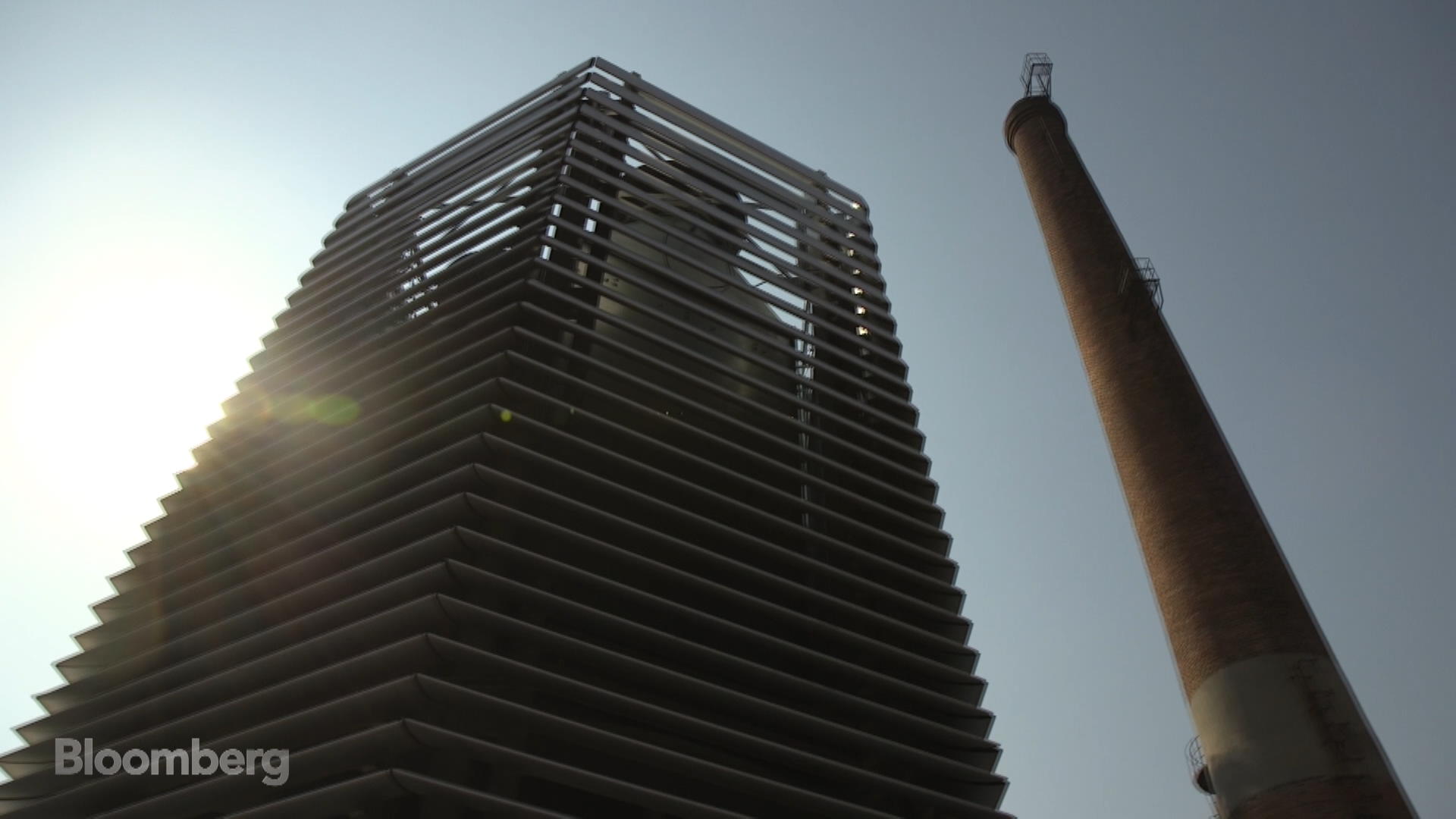 Watch An Inside Look at World's Largest Air Purifier in China Bloomberg