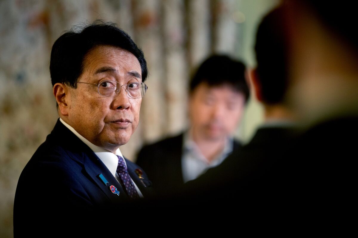 🟪"Giappone: Ryosei Akazawa pronto a nuove trattative con gli USA per un accordo commerciale imminente"