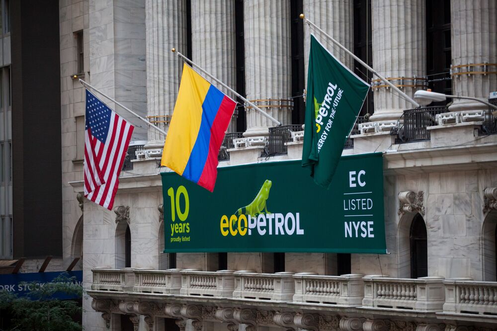 Housekeepers To Traders Rush To Cash Out Of Top Colombian Stock Bloomberg