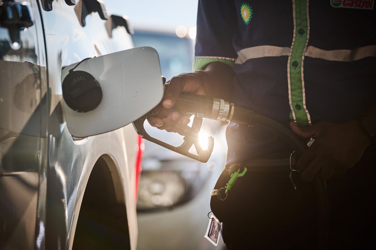 bloomberg.com - Alexander Parker - Big Oil's See-Saw Battles to Explore Rich African Deposits